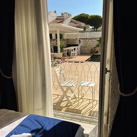 Peri Bed & Breakfast 4*